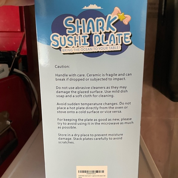 Sushi Shark Plate - Picture 5 of 5